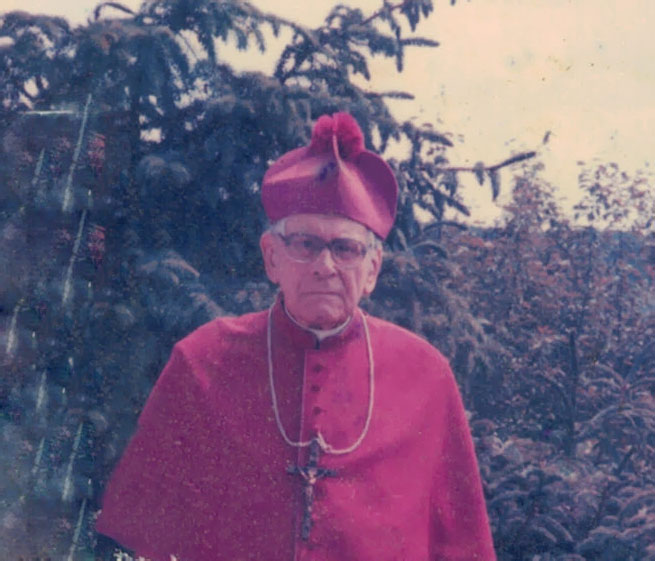 Padre Mathias completaria  este mês 80 anos de ordenação