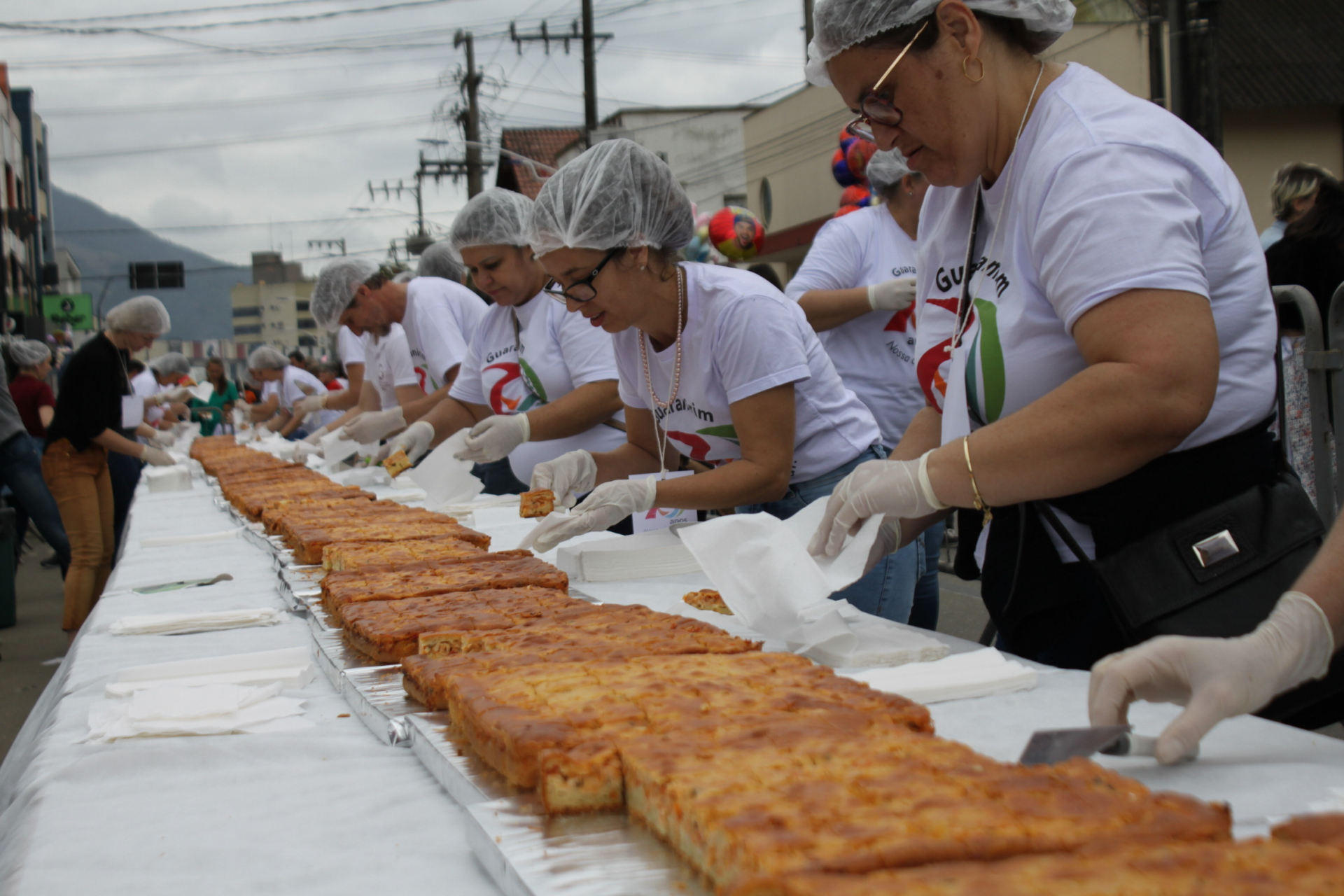 Guaramirim comemora 70 anos com desfile e participação popular