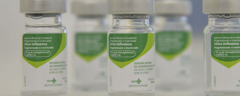 Municípios que tiverem em estoque doses da vacina contra gripe podem continuar aplicação em SC