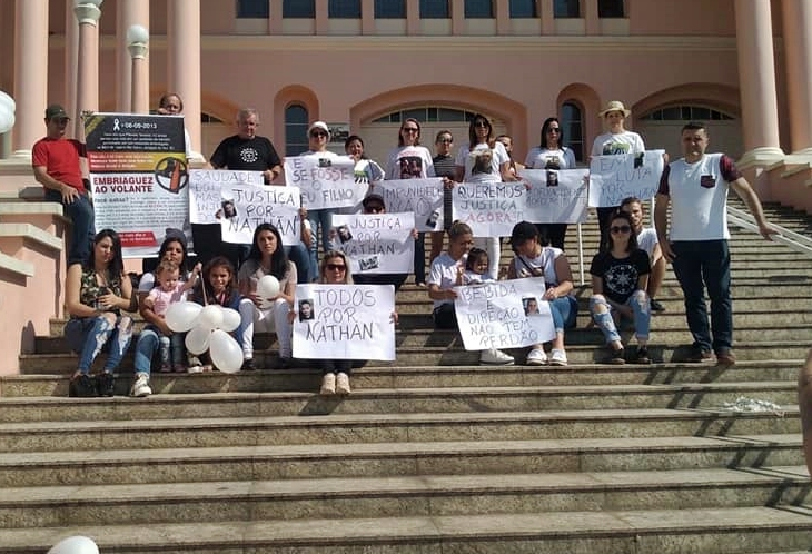 Manifestação pede justiça para Nathãn Felipe Postai