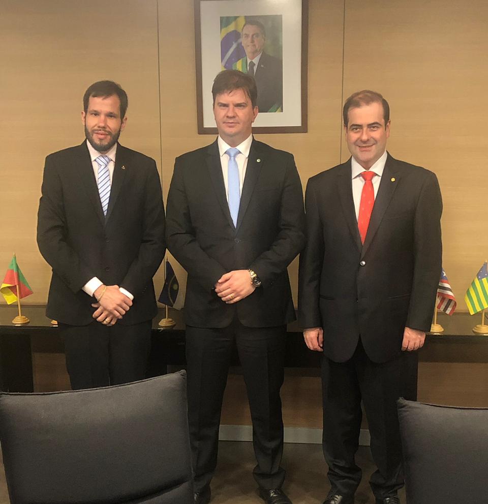 Almeida e Chiodini buscam conclusão do Residencial Santa Luzia