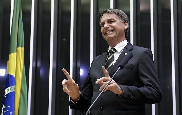 Presidente Bolsonaro comemora cirurgia bem-sucedida