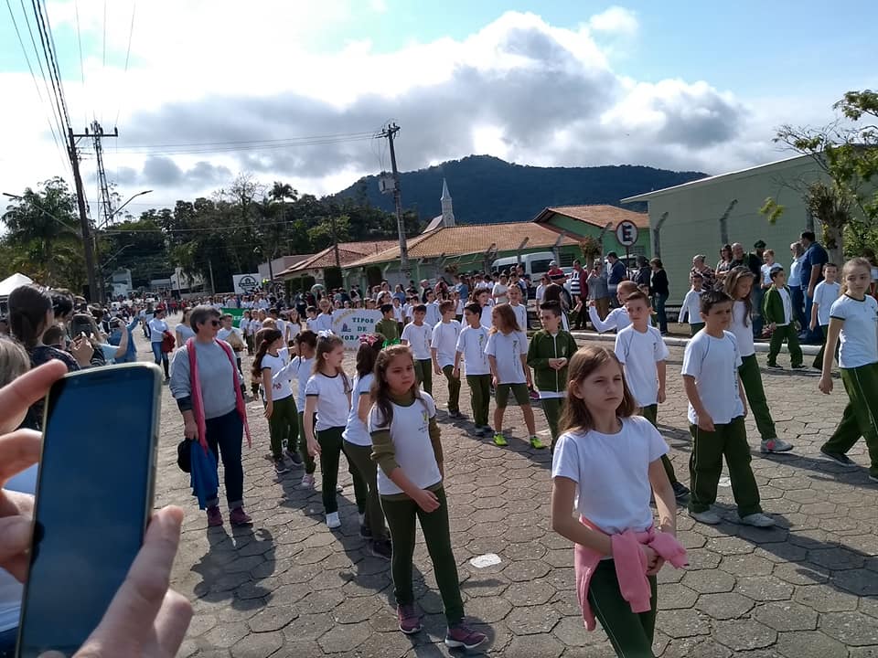 ALTERADA HOMENAGEM CÍVICA EM SCHROEDER