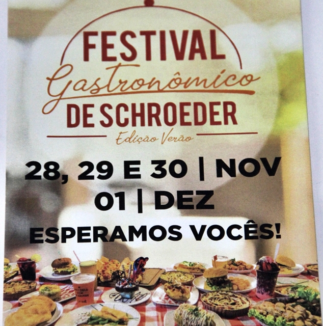 Integrantes do DEL provam o prato gastronômico de Schroeder