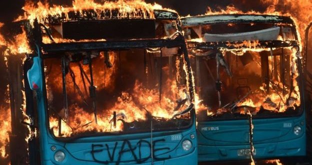 Chile enfrenta violentas manifestações Chile enfrenta violentas manifestações