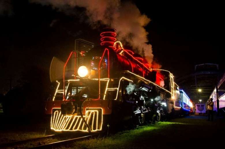 Datas e horários da Maria Fumaça Iluminada nas Estações Ferroviárias da Região