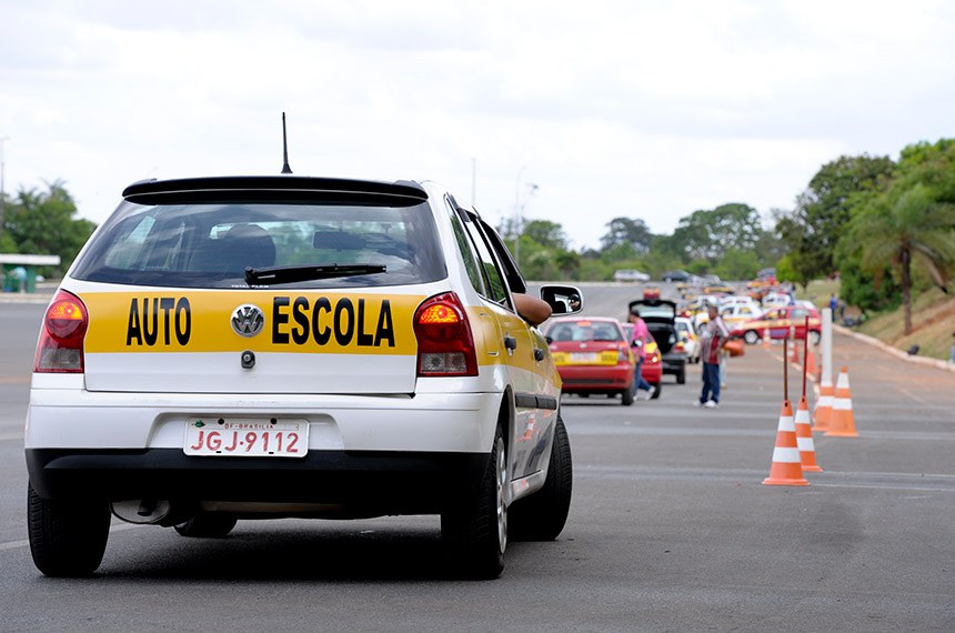 Senado pode aprovar fim das aulas obrigatórias para a carteira de motorista