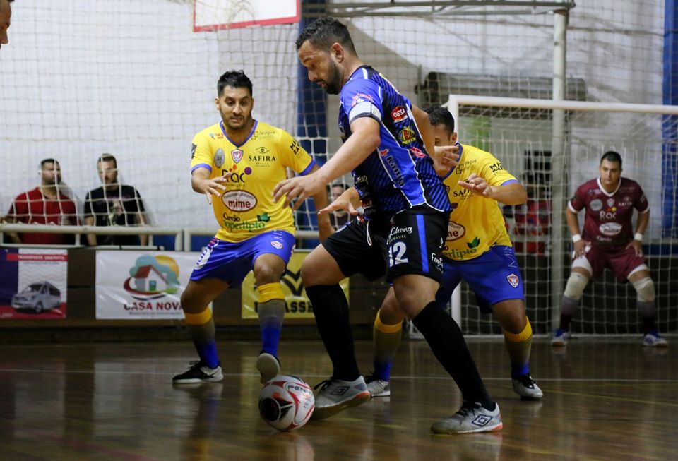 Aberto de Verão de futsal: começo forte e muitos gols