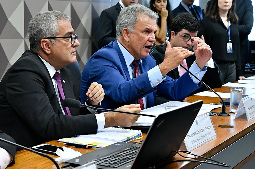 Comissão mista deve votar MP do Contrato Verde e Amarelo nesta terça-feira (10)