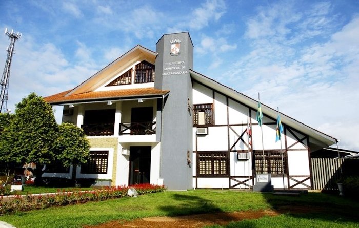 Sandra Reinkavieski é a secretária de Educação