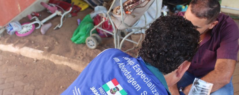 Moradores de rua recebem ajuda durante pandemia em Jaraguá do Sul Moradores de rua recebem ajuda durante pandemia em Jaraguá do Sul