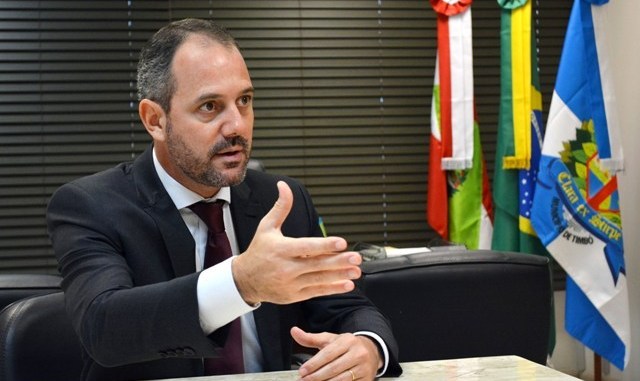 Carlos Moisés é alvo de chacotas na Assembleia Legislativa