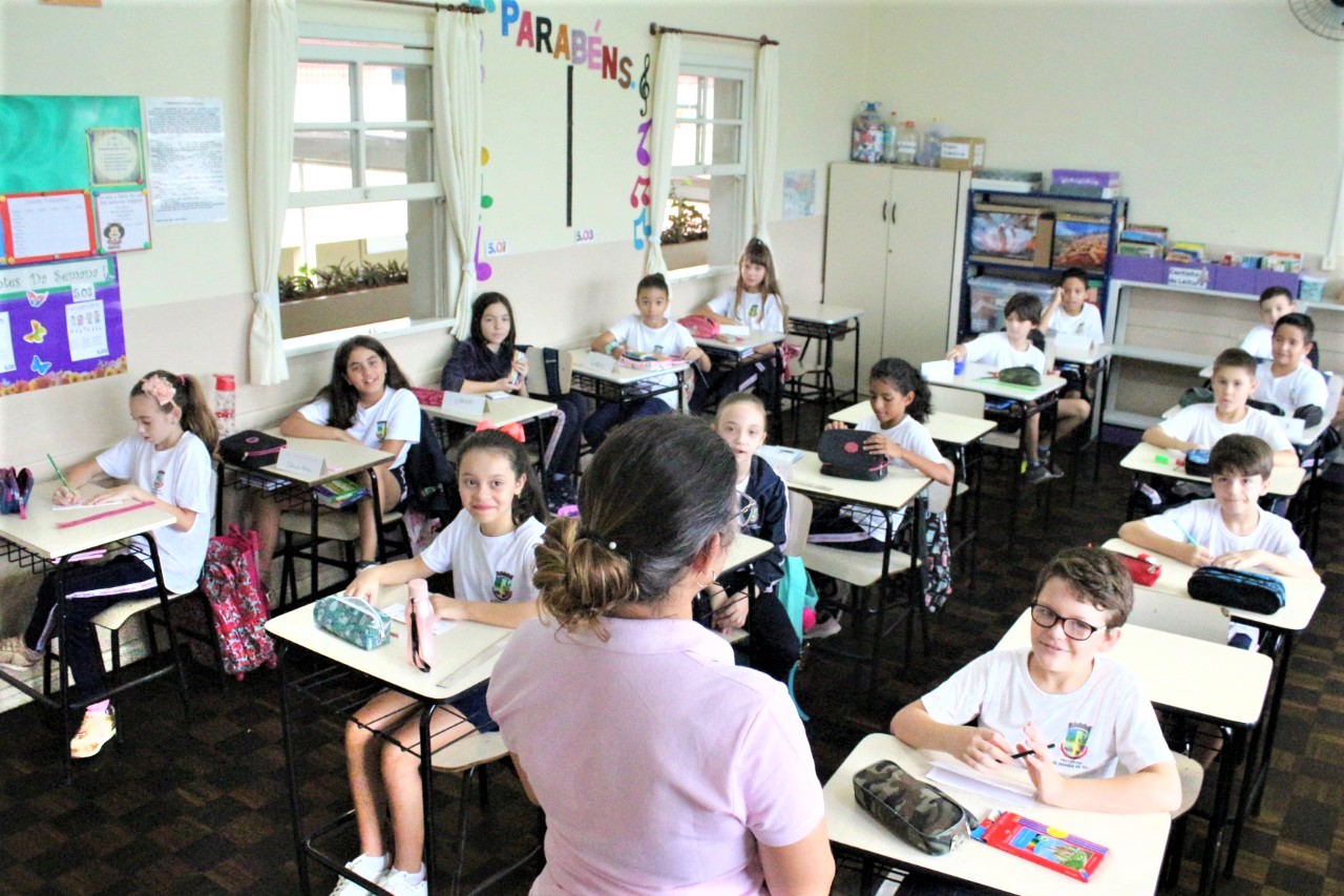 Veja como fica a situação das aulas presenciais com novo decreto em