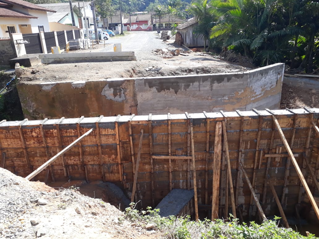 Rua Pedro Francisco Klein segue em obras em Guaramirim