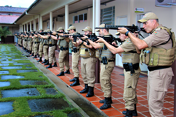 Novas armas e coletes balísticos ao 14º Batalhão