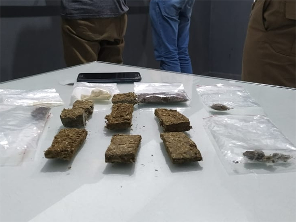 PM apreende drogas após abordagem preventiva nesta madrugada