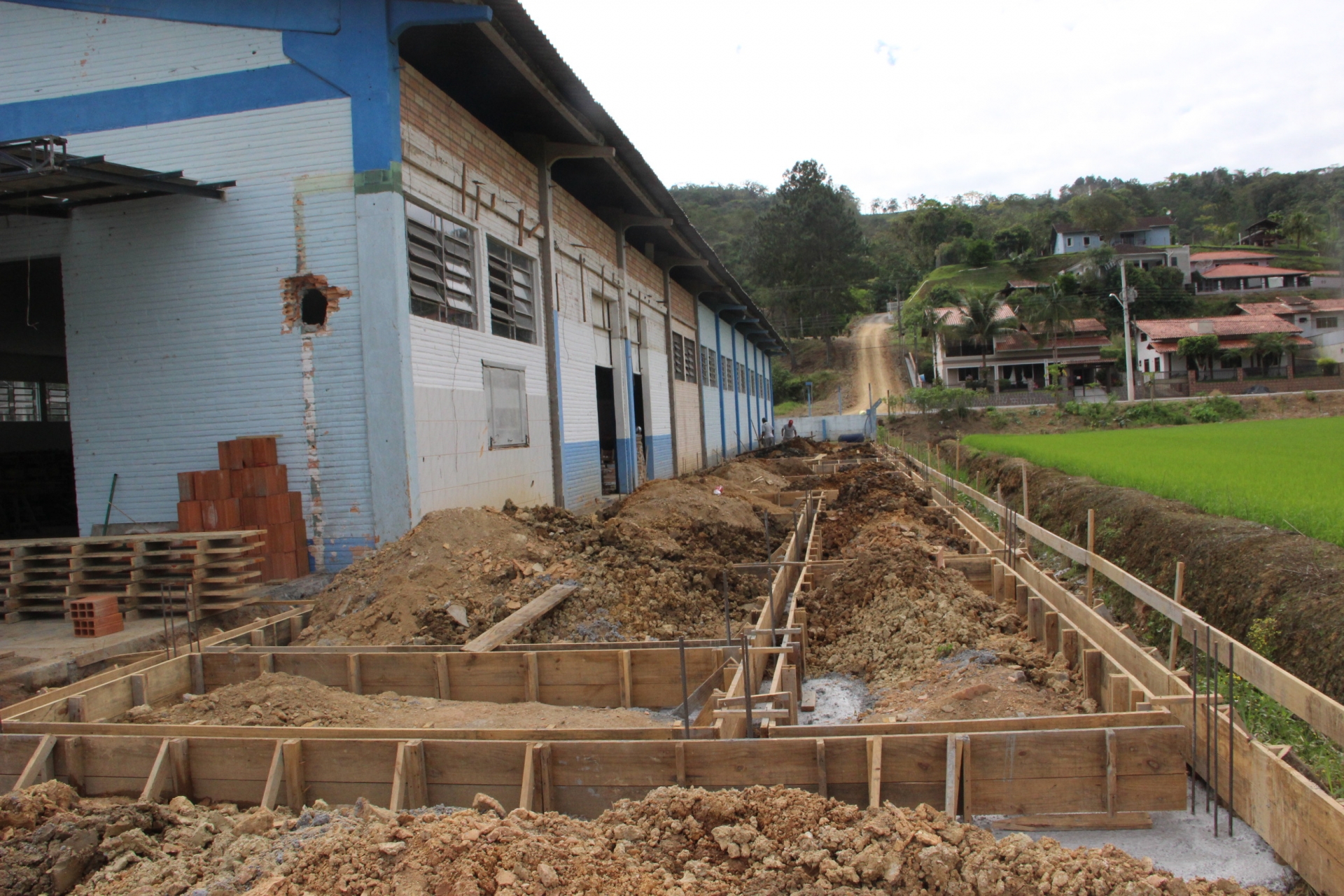 Pavilhão B passa por reforma e ganha novos sanitários e cozinha em Massaranduba