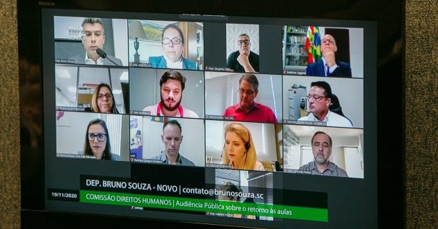 Pais e dirigentes de escolas particulares defendem retorno de aulas presenciais no Estado Pais e dirigentes de escolas particulares defendem retorno de aulas presenciais no Estado