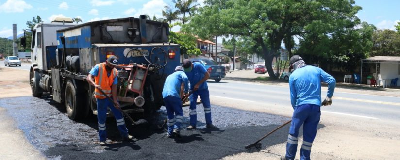 Secretaria de Obras intensifica manutenção de ruas neste fim de ano em Jaraguá do Sul Secretaria de Obras intensifica manutenção de ruas neste fim de ano em Jaraguá do Sul