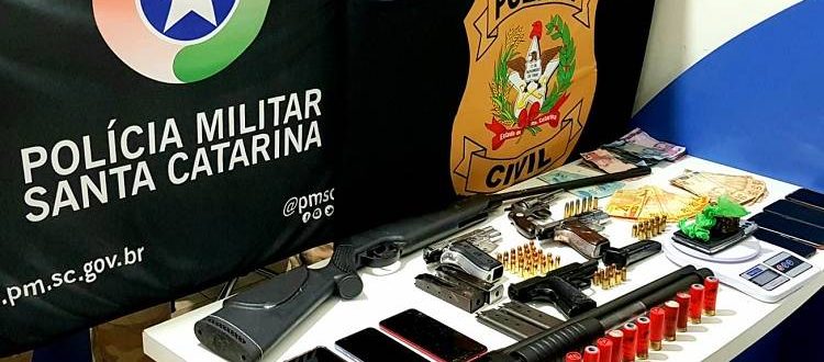 Operação policial no litoral resulta em mortes e criminosos presos Operação policial no litoral resulta em mortes e criminosos presos