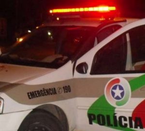 Homem foragido do sistema prisional é preso junto com mulher por tráfico de drogas em Jaraguá