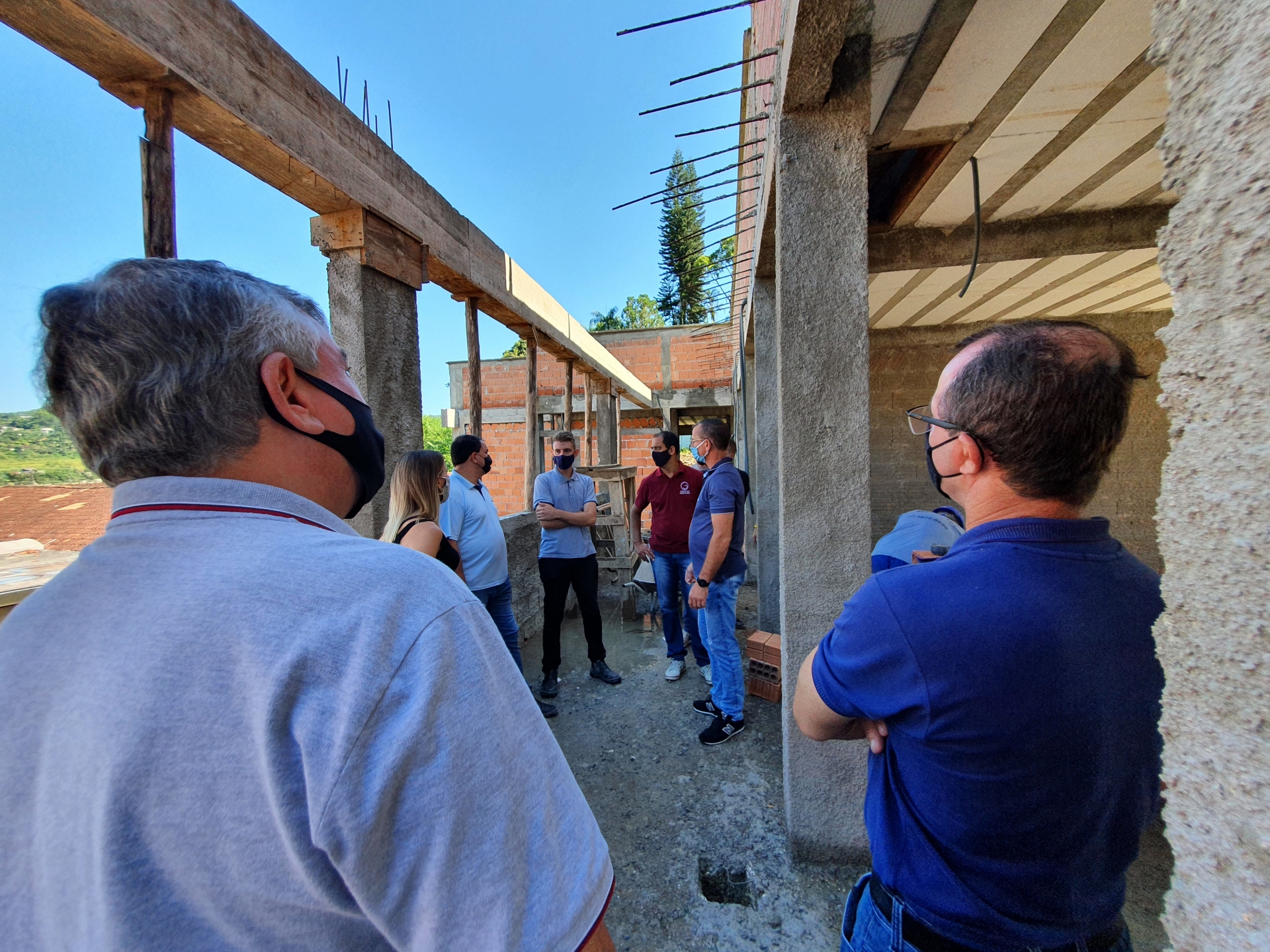 Chiodini leva vereadores da base para vistoriar obras