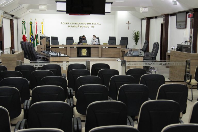 Descaso com a SC-108, entre Guaramirim e Massaranduba