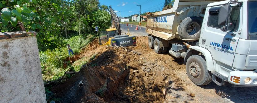 Galeria pluvial na rua José Bauer vai reduzir os alagamentos Galeria pluvial na rua José Bauer vai reduzir os alagamentos