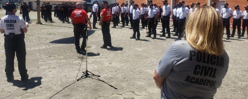 Curso para formação de 89 policiais civis começa em Florianópolis Curso para formação de 89 policiais civis começa em Florianópolis