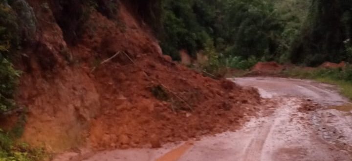 Ponte no rio Manso em Jaraguá do Sul é interditada pela Defesa Civil Ponte no rio Manso em Jaraguá do Sul é interditada pela Defesa Civil