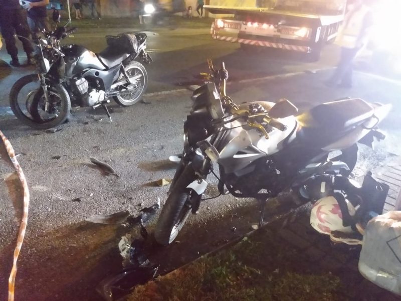 [VÍDEO] Homem morre após colisão frontal entre motos em Blumenau