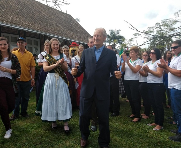 Morre idealizador da Schützenfest e ex-prefeito de Jaraguá do Sul Ademar Duwe