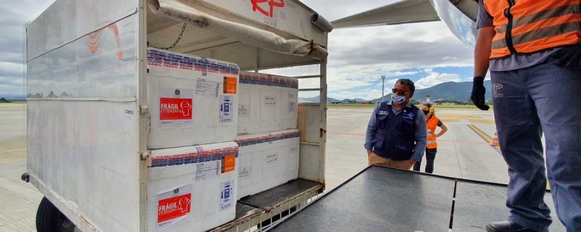 Santa Catarina recebe mais 309 mil doses de vacina e começa a imunizar profissionais das forças de segurança contra Covid-19 Santa Catarina recebe mais 309 mil doses de vacina e começa a imunizar profissionais das forças de segurança contra Covid-19