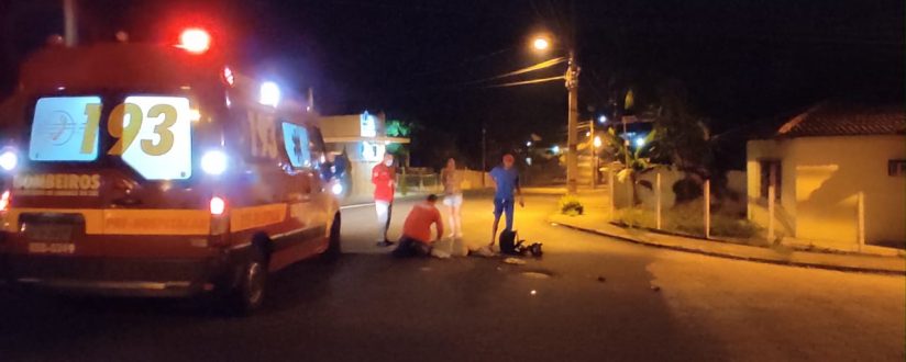 Mulher tem fratura exposta no braço esquerdo após queda de moto em Jaraguá do Sul Mulher tem fratura exposta no braço esquerdo após queda de moto em Jaraguá do Sul