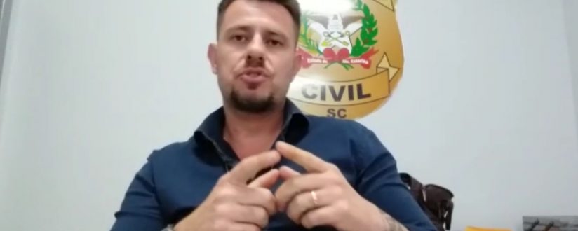 [VÍDEO] Polícia Civil analisa computadores encontrados na casa do autor de ataque a creche em Santa Catarina