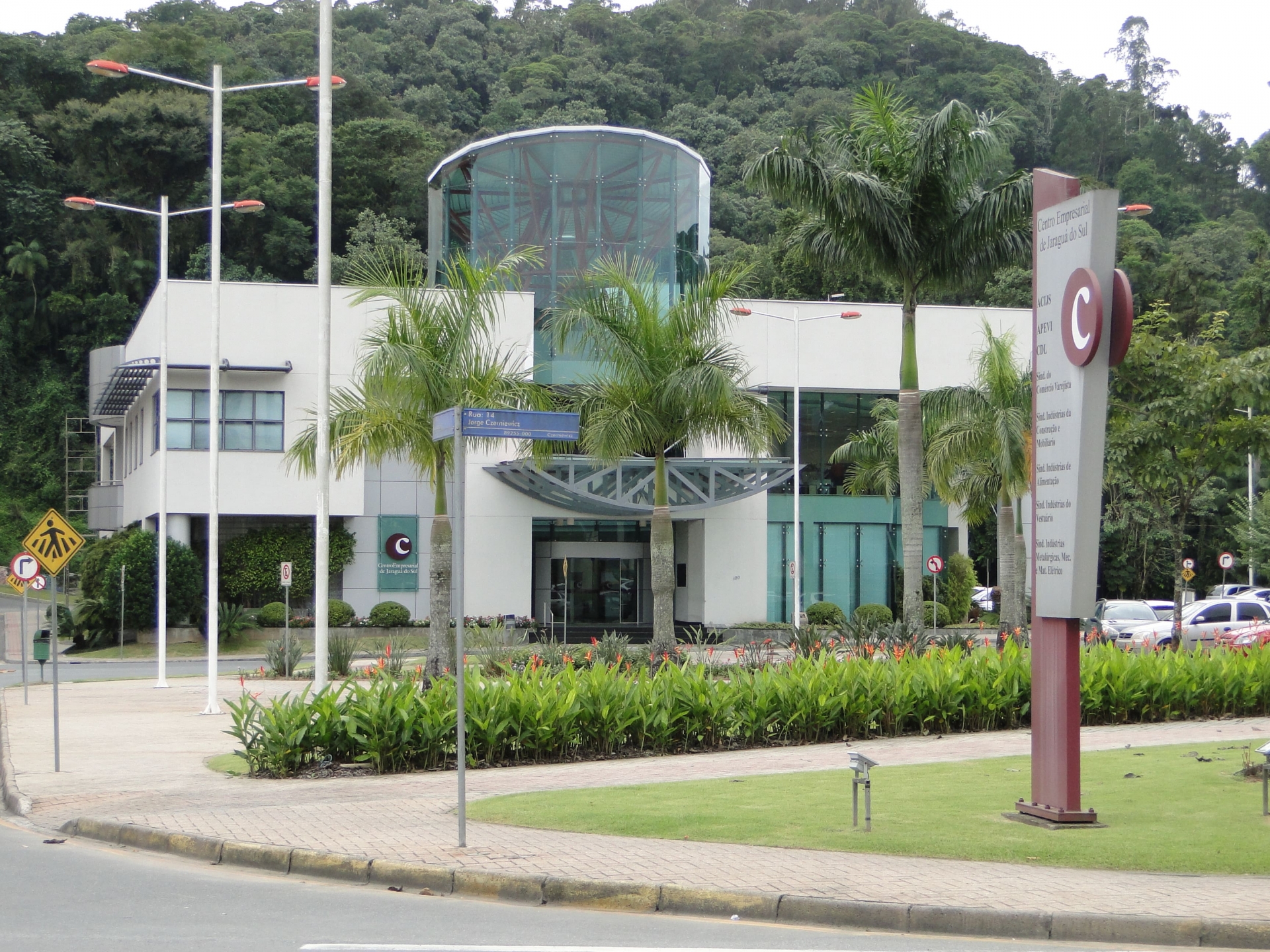 Acijs lança programa inédito de apoio a empreendedores da região