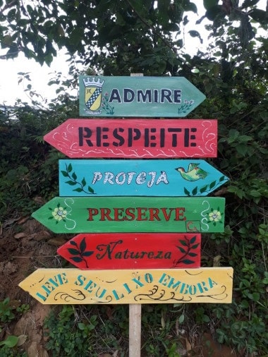 Placas motivam comunidade à preservação do meio ambiente em Schroeder