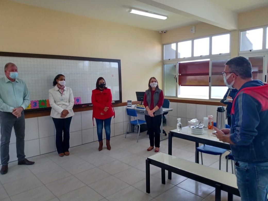 Schroeder abre polo de Atendimento Educacional Especializado em escola