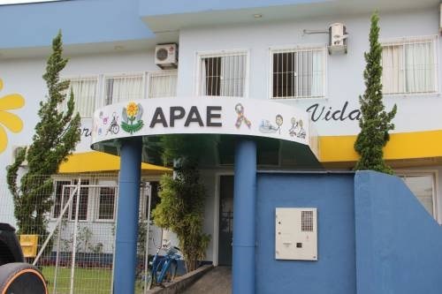 Apae de Guaramirim realiza feijoada neste sábado em drive-thru