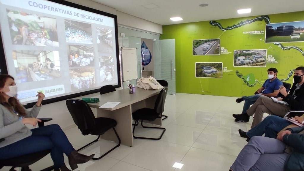 Consórcio do Sul de SC conhece modelo de reciclagem de Jaraguá do Sul