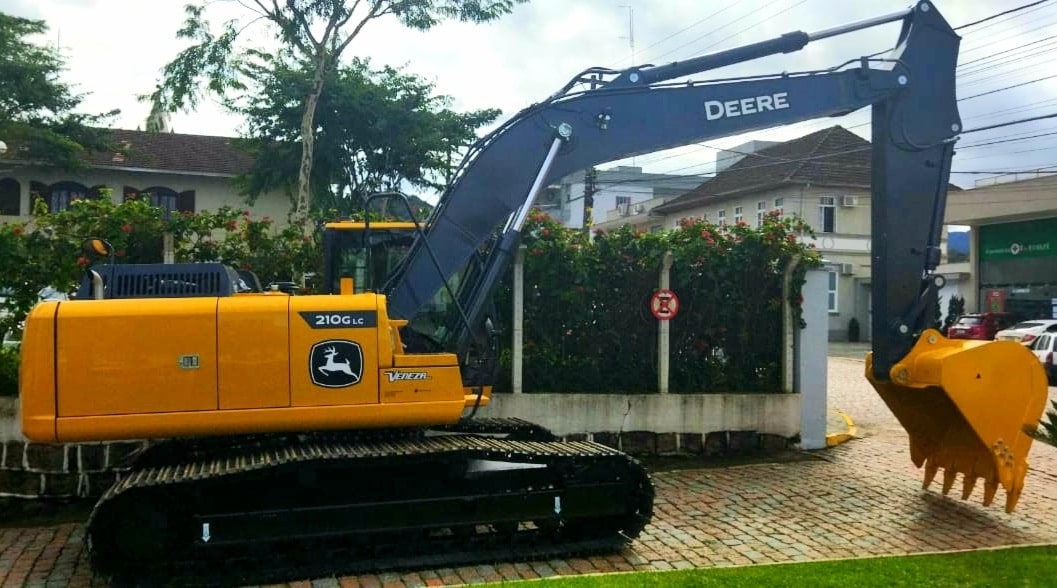Corupá amplia estrutura do seu parque de máquinas