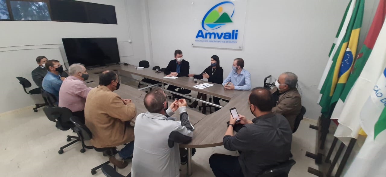 Lideranças discutem sobre ponte e rotatória em Guaramirim