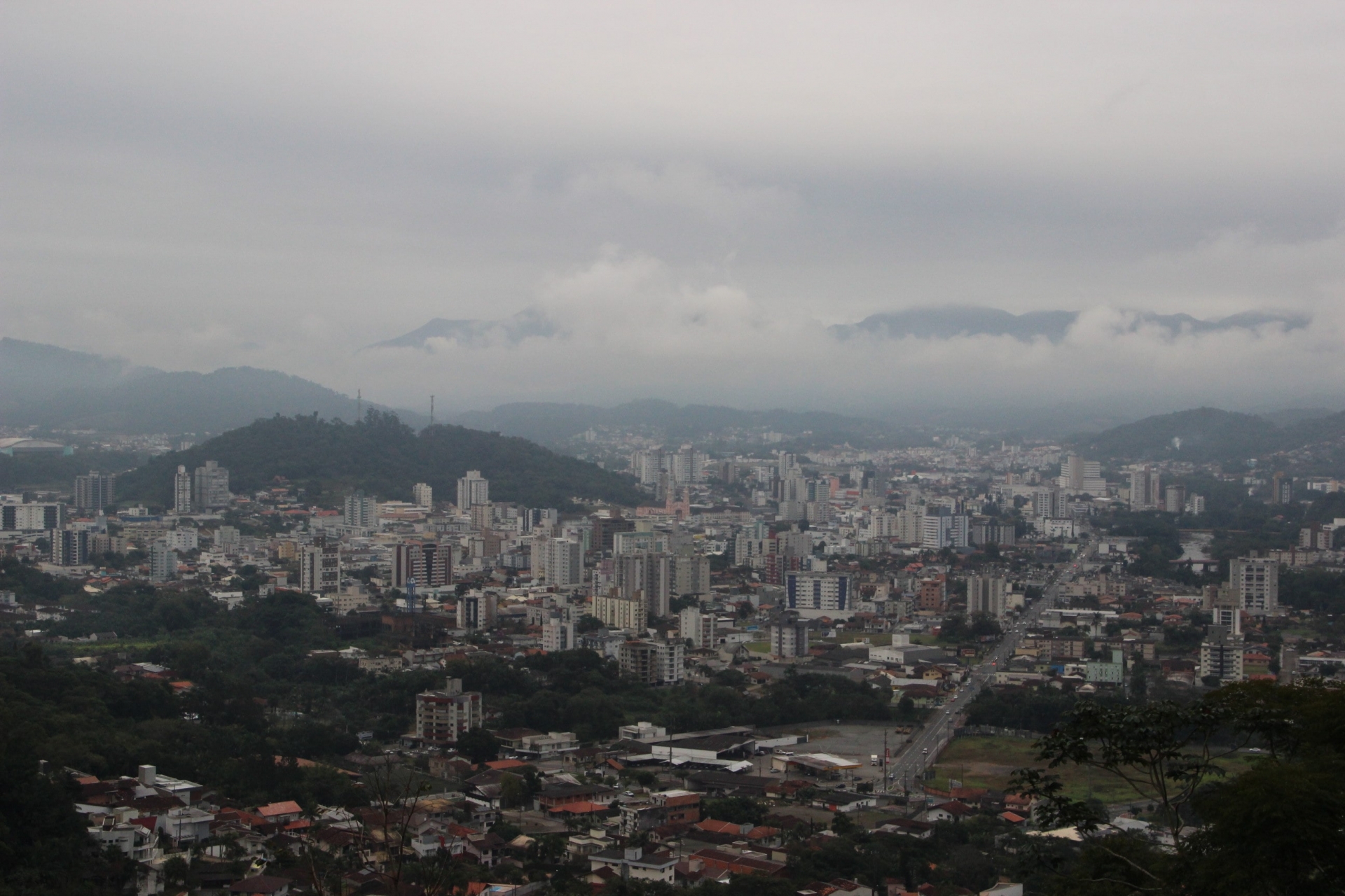 Nebulosidade variável e baixa temperatura predominam a semana em Santa Catarina