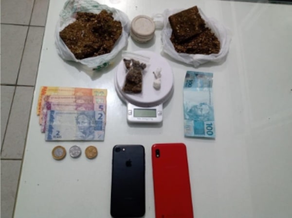 Jovem é preso e dois adolescentes apreendidos por tráfico de drogas em Jaraguá do Sul