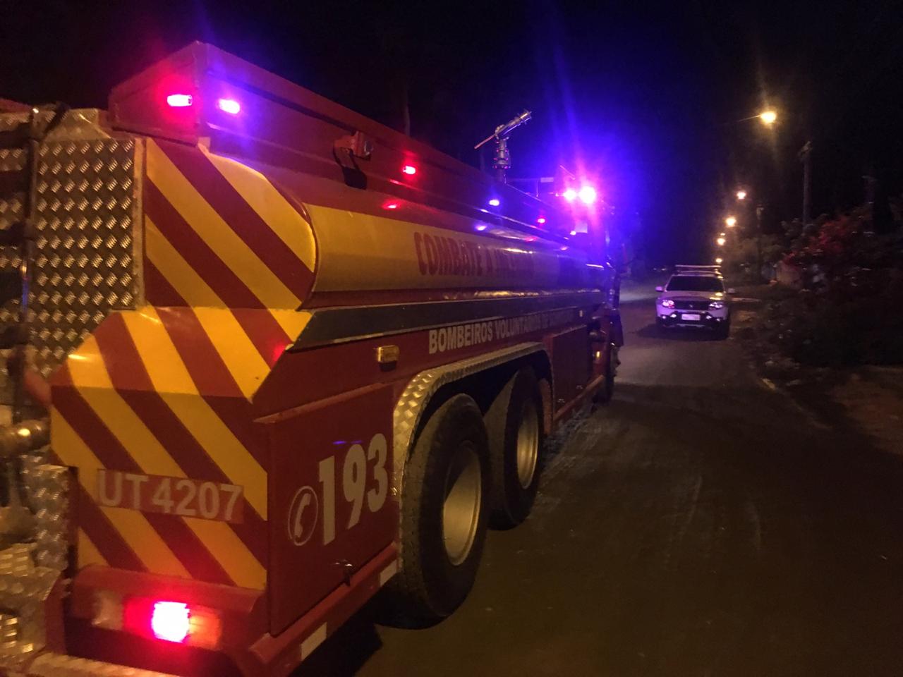 Princípio de incêndio em residência movimenta bombeiros de Schroeder