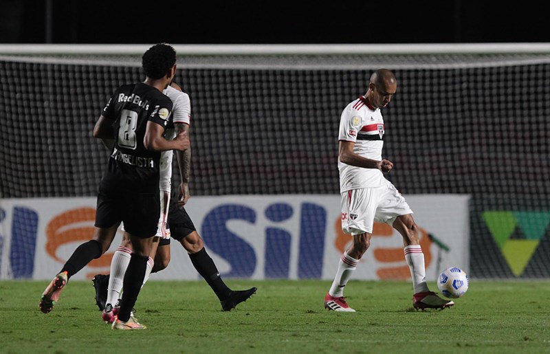 São Paulo e Grêmio no Z4, Bragantino confirma liderança e no Fla-Flu, deu Flu. Confira resumo da rodada do Brasileirão.