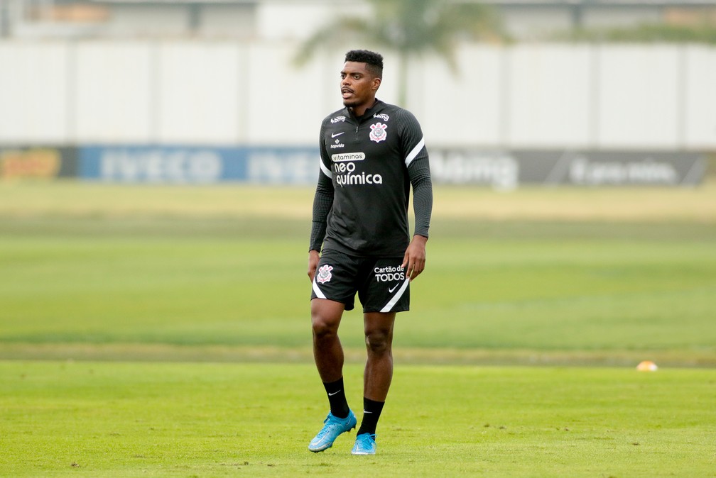 Corinthians quer diminuir R$ 4 milhões de custos com a saída de 13 jogadores. Confira lista.