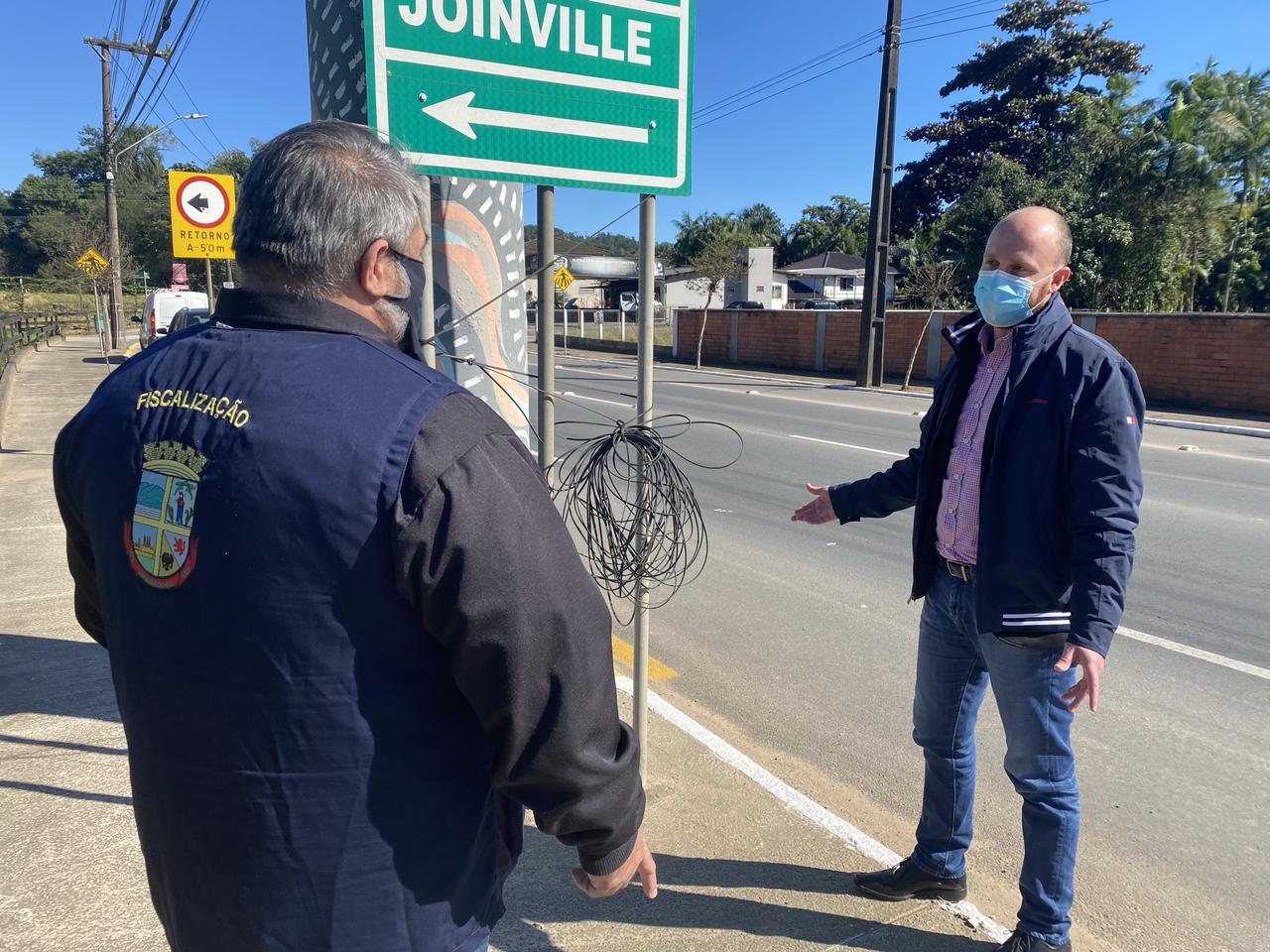 Prefeitura de Jaraguá do Sul multa Celesc em mais de R$ 1 milhão por fios soltos nas ruas
