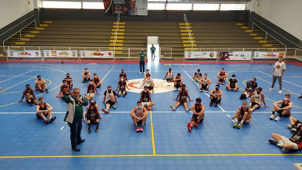 Atletas de Jaraguá do Sul recebem orientação sobre o uso das redes sociais