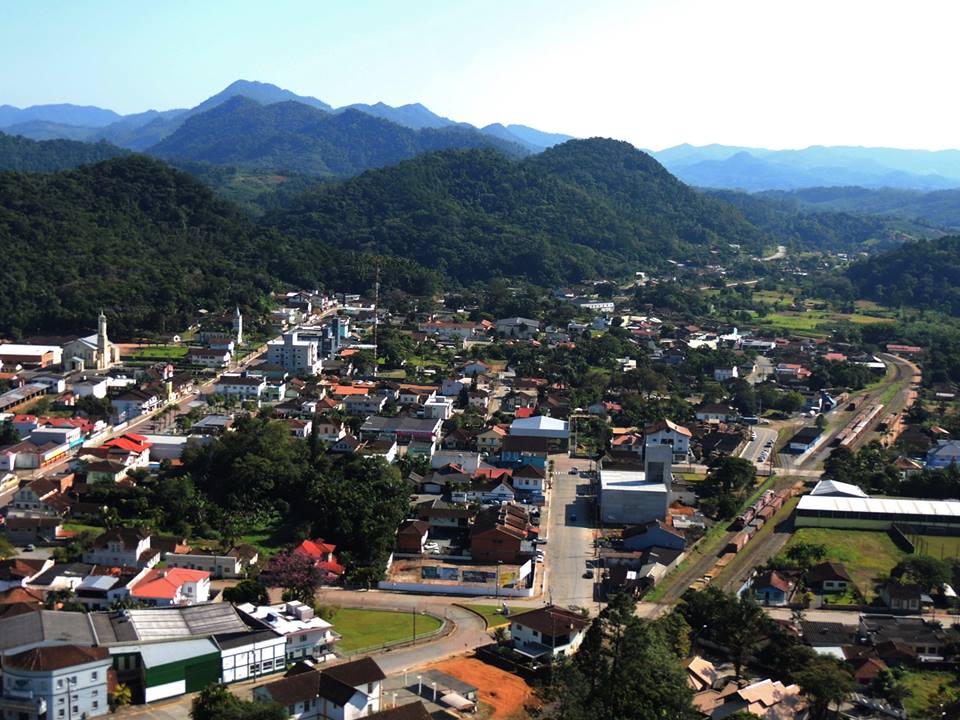 [VÍDEO] Corupá resplandece aos 124 anos